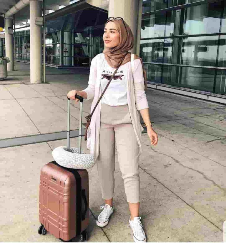 Best Hijab Women for Travel